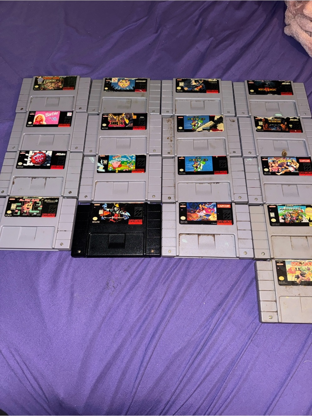 Super Nintendo Jr. with A lot of SNES game cartridges - Picture 2 of 3